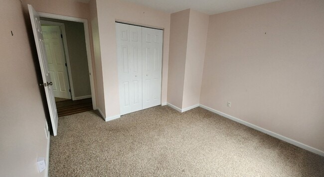 Building Photo - Washington - 3 Bedroom 1 Bathroom - Update...