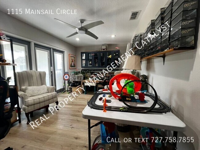 Building Photo - 1115 Mainsail Circle-