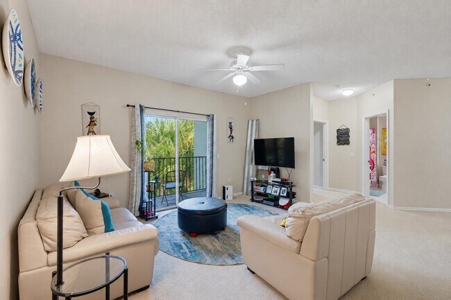 Building Photo - 350 Crestwood Cir