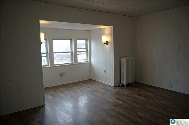 Building Photo - 128 S West St