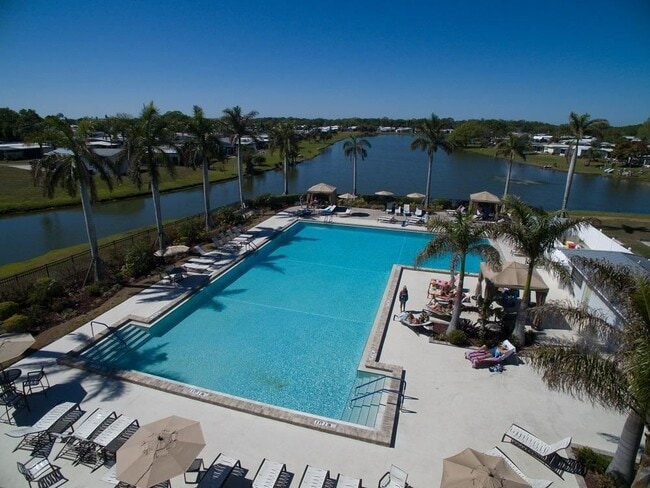 Building Photo - 492 Driftwood Dr