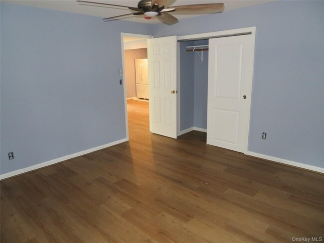 Building Photo - 329 Strawtown Rd
