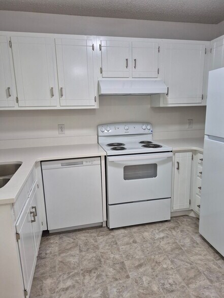 Building Photo - 146 Colemont Dr