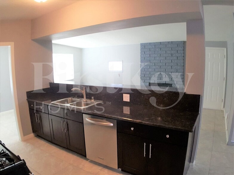 Building Photo - 332 Wisteria Ave