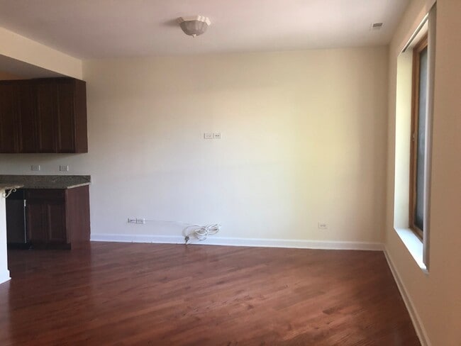 Building Photo - 1533 W Hollywood Ave