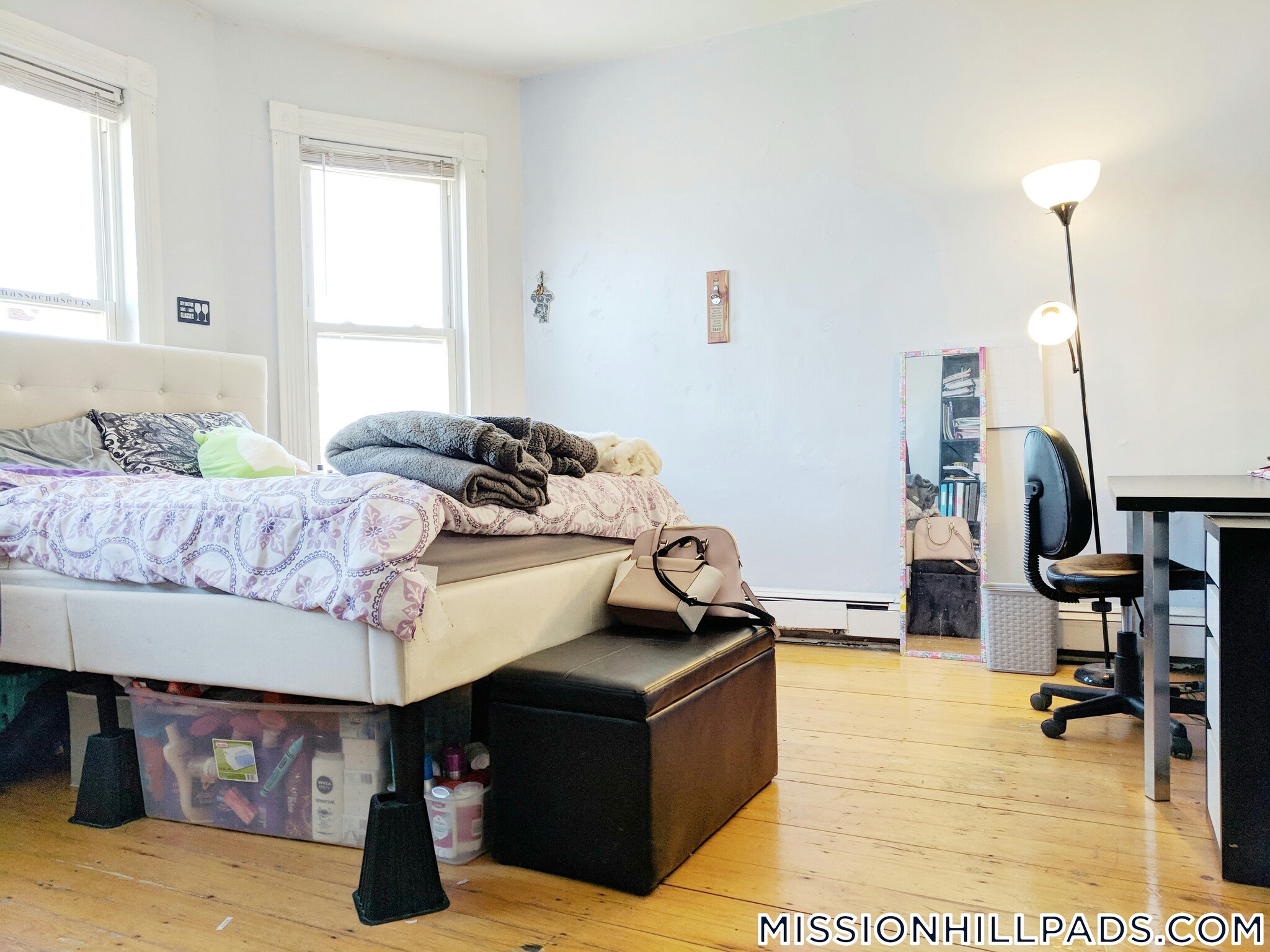 Building Photo - 168 Hillside St