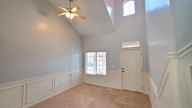 Building Photo - 483 E Apple Blossom Dr