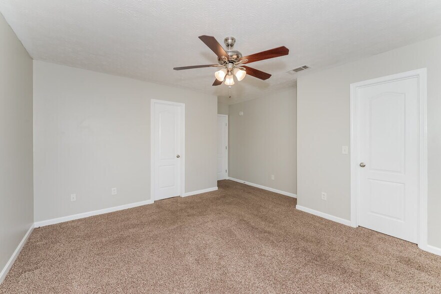 Building Photo - 2809 Windcrest Tr