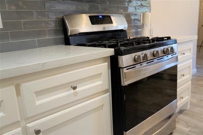 Building Photo - 11014 Landsbury Cir