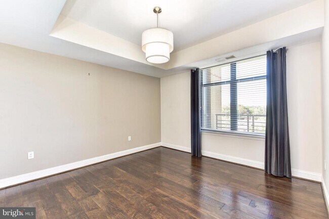 Building Photo - 525 N Fayette St