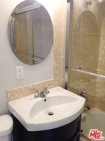 Building Photo - 1112 E Lexington Dr