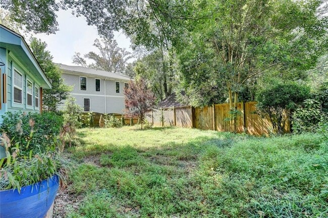 Building Photo - 309 S Columbia Dr