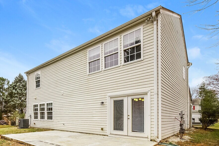 Building Photo - 1317 Crestfield Ct