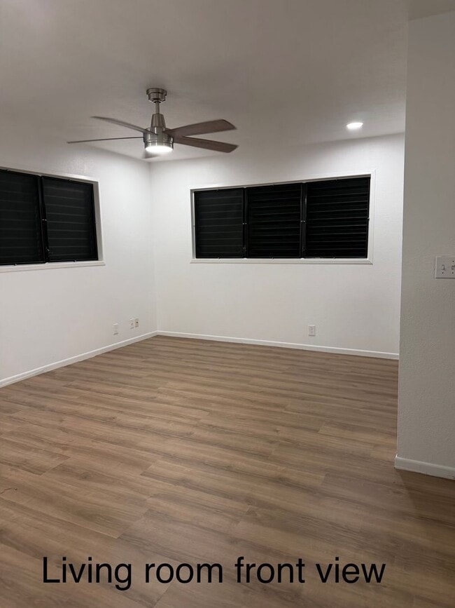 Building Photo - 2 bedroom 1 bath Cottage in the Aliamanu/Salt Lake area