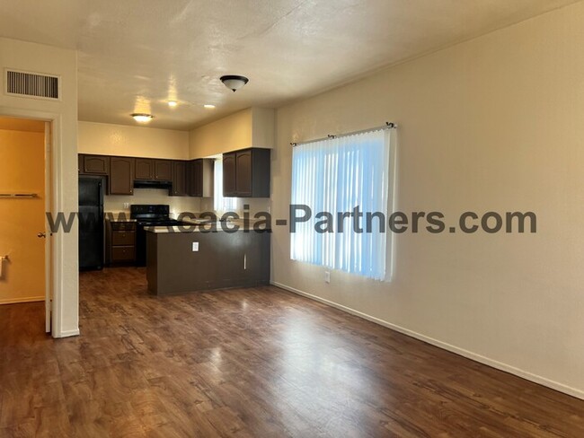 Building Photo - Two Bedroom in Oak Flower Neighborhood *MO...