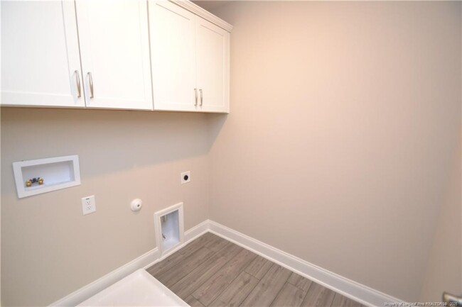 Building Photo - 8531 Secreto Dr