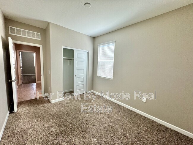 Building Photo - 5327 W Stargazer Pl