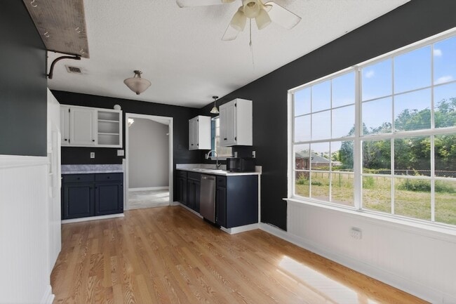 Building Photo - 4799 Coronado Cir