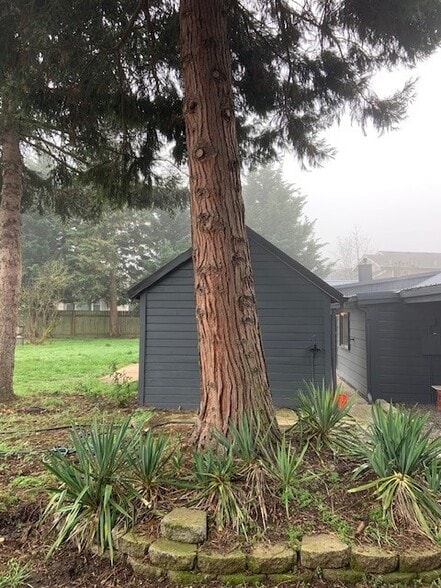 Building Photo - 3335 Coburg Rd