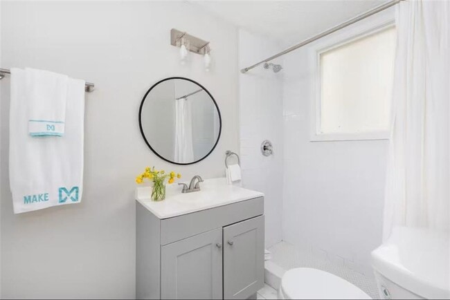 Building Photo - 1100 Piedmont Ave NE