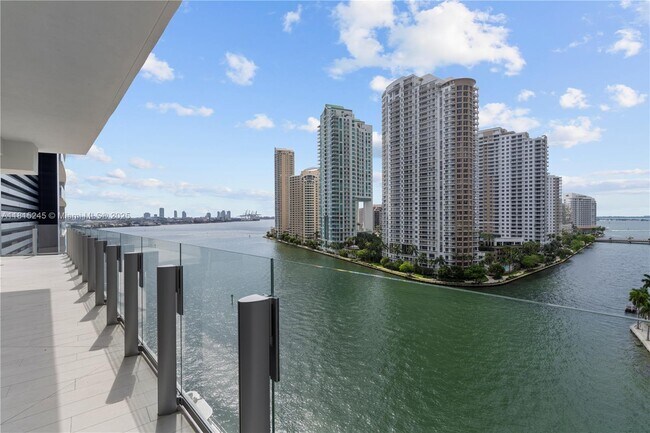Building Photo - 300 Biscayne Blvd Way