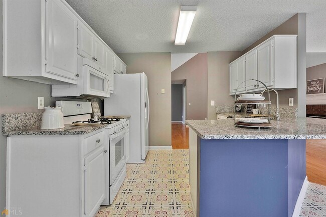 Building Photo - 100 Riverside Walk