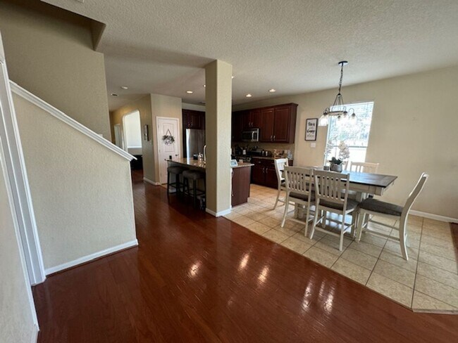 Building Photo - Texas Size Home!! Featuring over 2700 sq ft