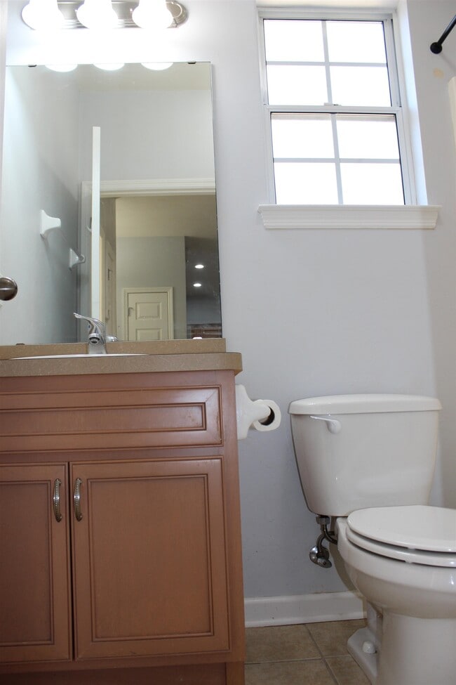 Building Photo - 682 Brooke Hampton Dr