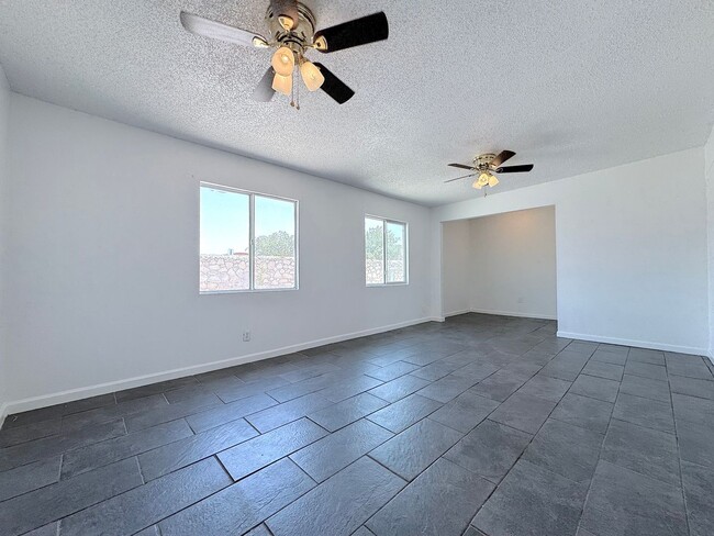 Building Photo - Northeast El Paso 4 Bed Refrig A/C