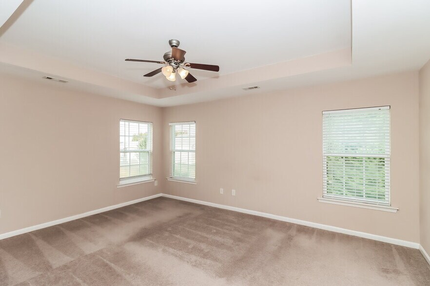 Building Photo - 6510 Ridgeview Commons Dr