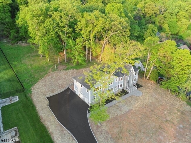 Building Photo - 1395 Washington Valley Rd