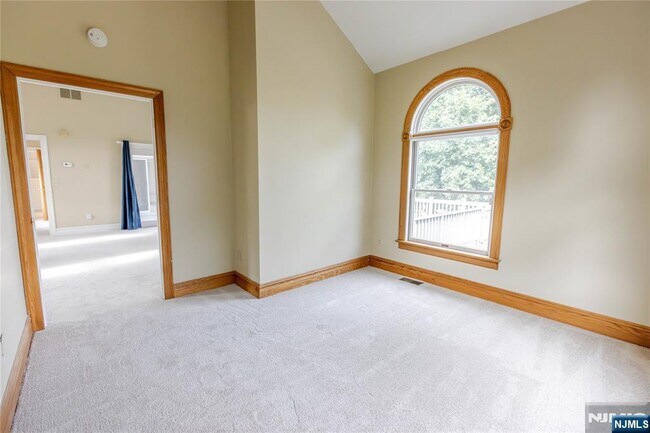 Building Photo - 22 Serafin Pl
