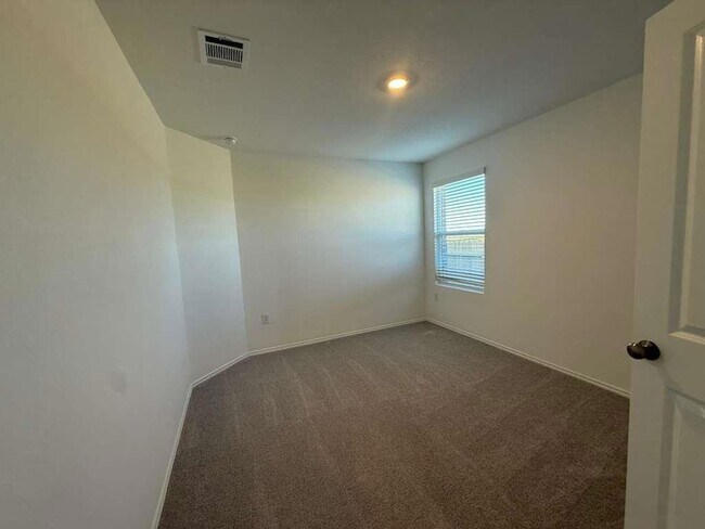 Building Photo - 200 Herald Dr