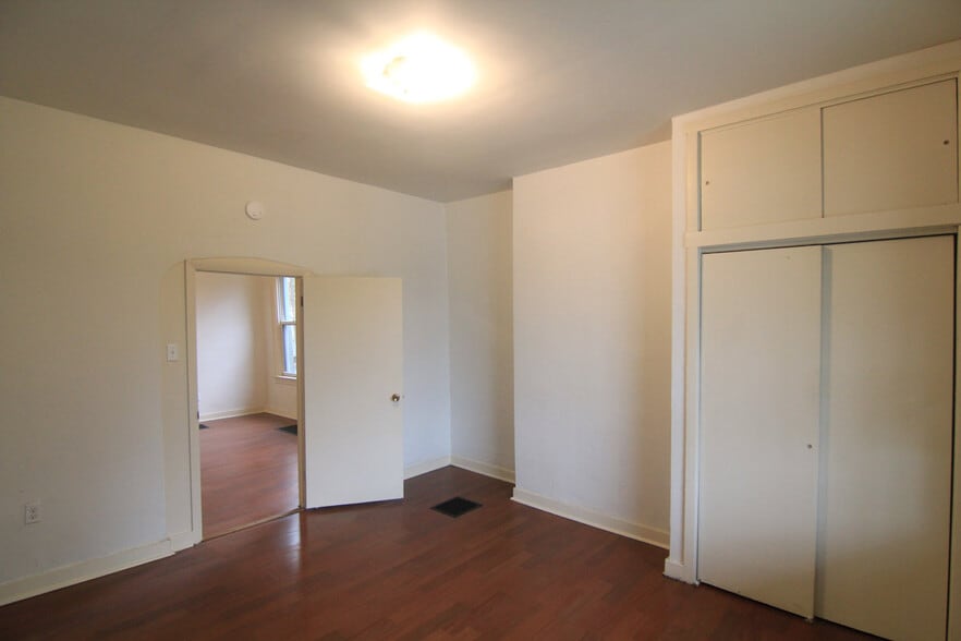 Building Photo - 442 S Trenton Ave