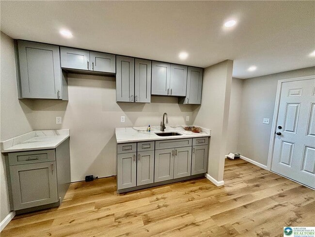 Building Photo - 11 Early St