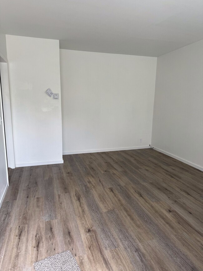 Building Photo - SLC Triplex