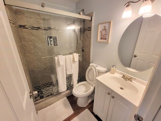 Building Photo - 202 Glen Rd