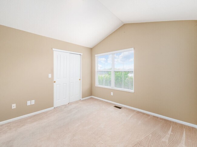 Building Photo - 53 Traditions Way