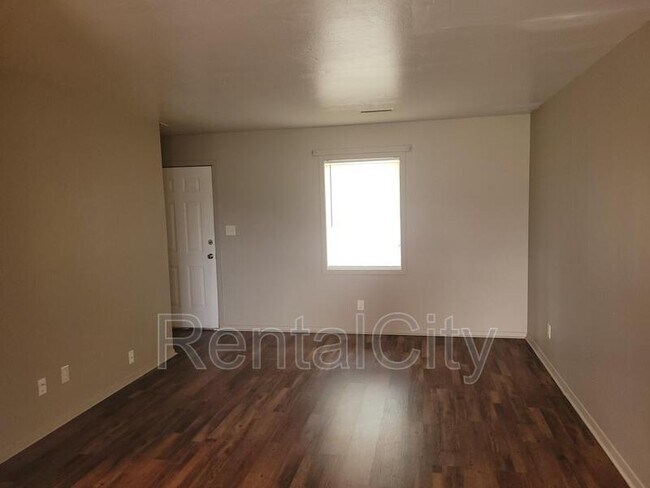 Building Photo - 102-108 McCullough Ave