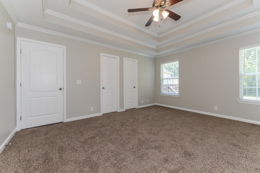 Building Photo - 2816 Windcrest Tr