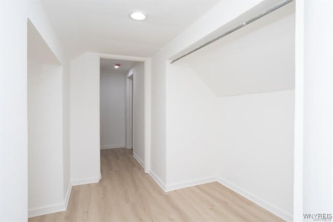 Building Photo - 109 6th Ave