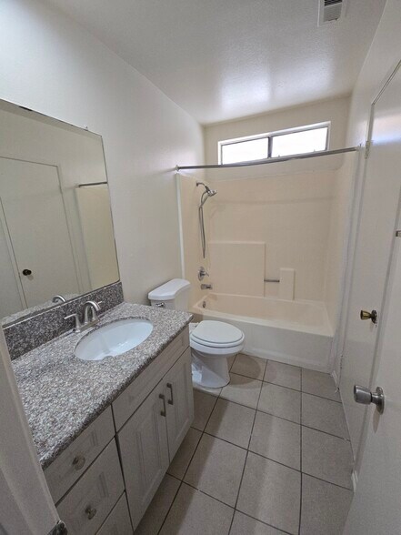 Building Photo - 713 Corvette Dr