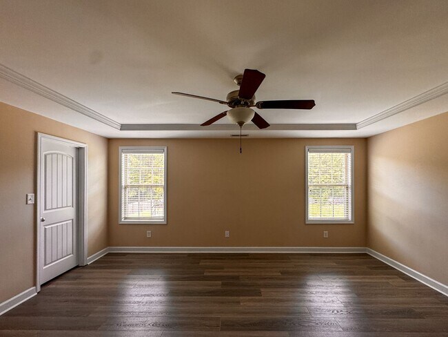 Building Photo - Well-Maintained 4 Bed 2.5 Bath Home in Westgate