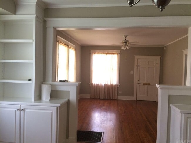 Building Photo - 318 N Spruce St