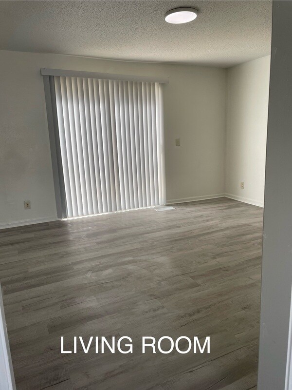 Building Photo - 2140 Crystal St