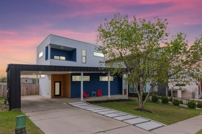 Building Photo - 5809 Toscana Ave