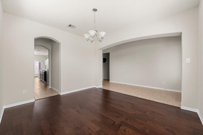 Building Photo - 18115 Fernwood Bend Dr