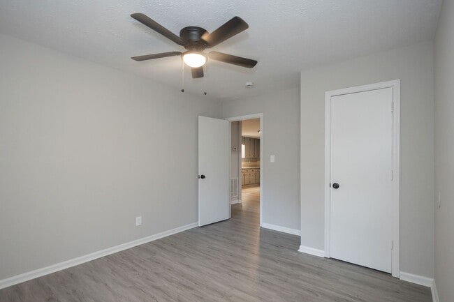 Building Photo - 1013 W Slaton Ave