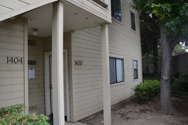 Building Photo - 1420 Foothill Meadows Ct
