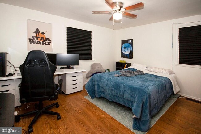 Building Photo - 10 Sherwood Ln